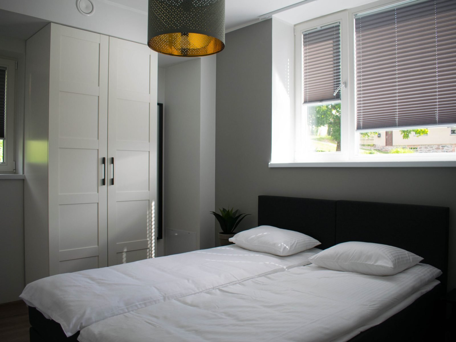 Magamistuba kapi ja kahekohalise voodiga