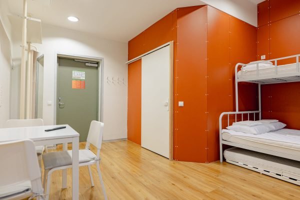 Vaade elutoast suunaga WC poole