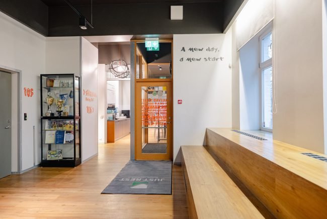 Koridor/fuajee, istumispingid